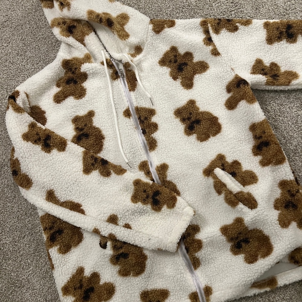 bear sweater size L